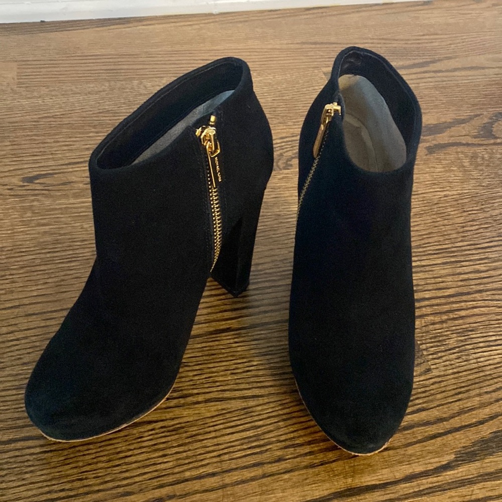 Michael Kors suede ankle boots size 5.5 - Picture 1 of 9